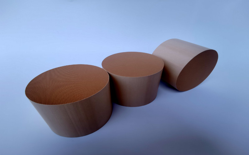 সিউটারিং বয়লারস ফার্নেসেস গ্লাস কোকিং প্ল্যান্টের জন্য কিউ এবং ফে জেওলাইট স্কার অনুঘটক টিও 2