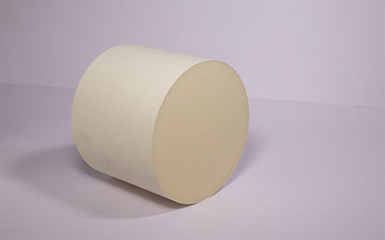 ছোট ছিদ্র ব্যাস SCR অনুঘটক উচ্চ ভলিউম কাস্টমাইজড নির্বাচনী অনুঘটক হ্রাস